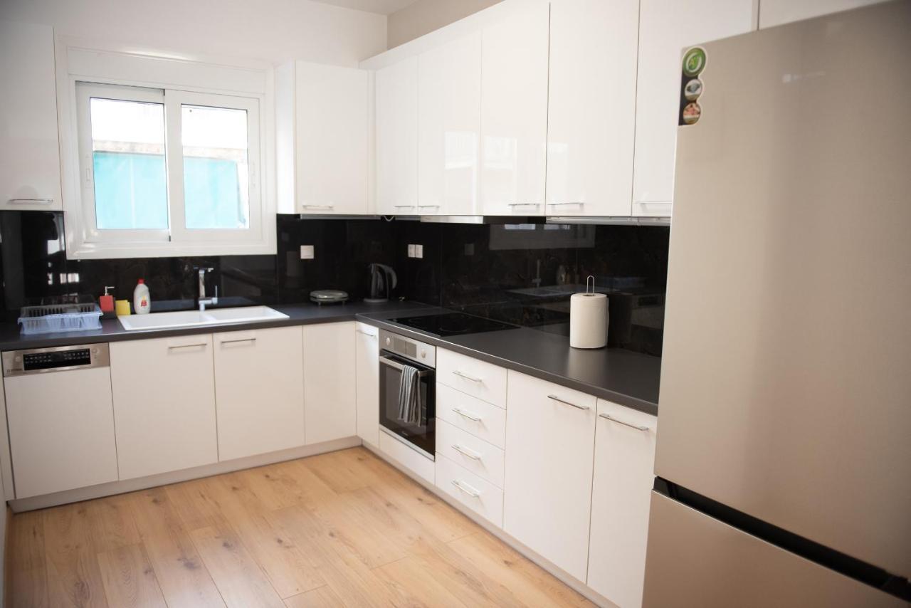 Newly Renovated Flat 500M From Subway Station Atenas Exterior foto
