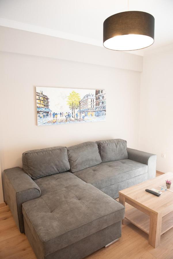 Newly Renovated Flat 500M From Subway Station Atenas Exterior foto